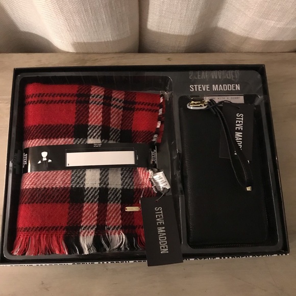 Steve Madden Accessories Nwt Steve Madden Scarf And Wallet Gift Set Poshmark